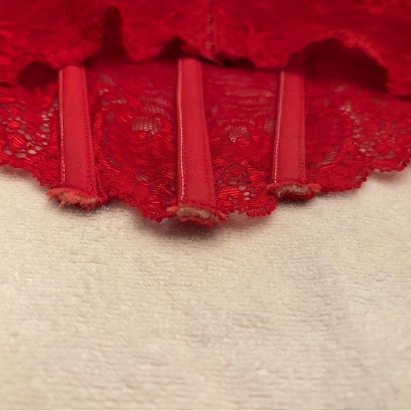 Trashy Lingerie red lace underwire bustier, size medium - Picture 11 of 11